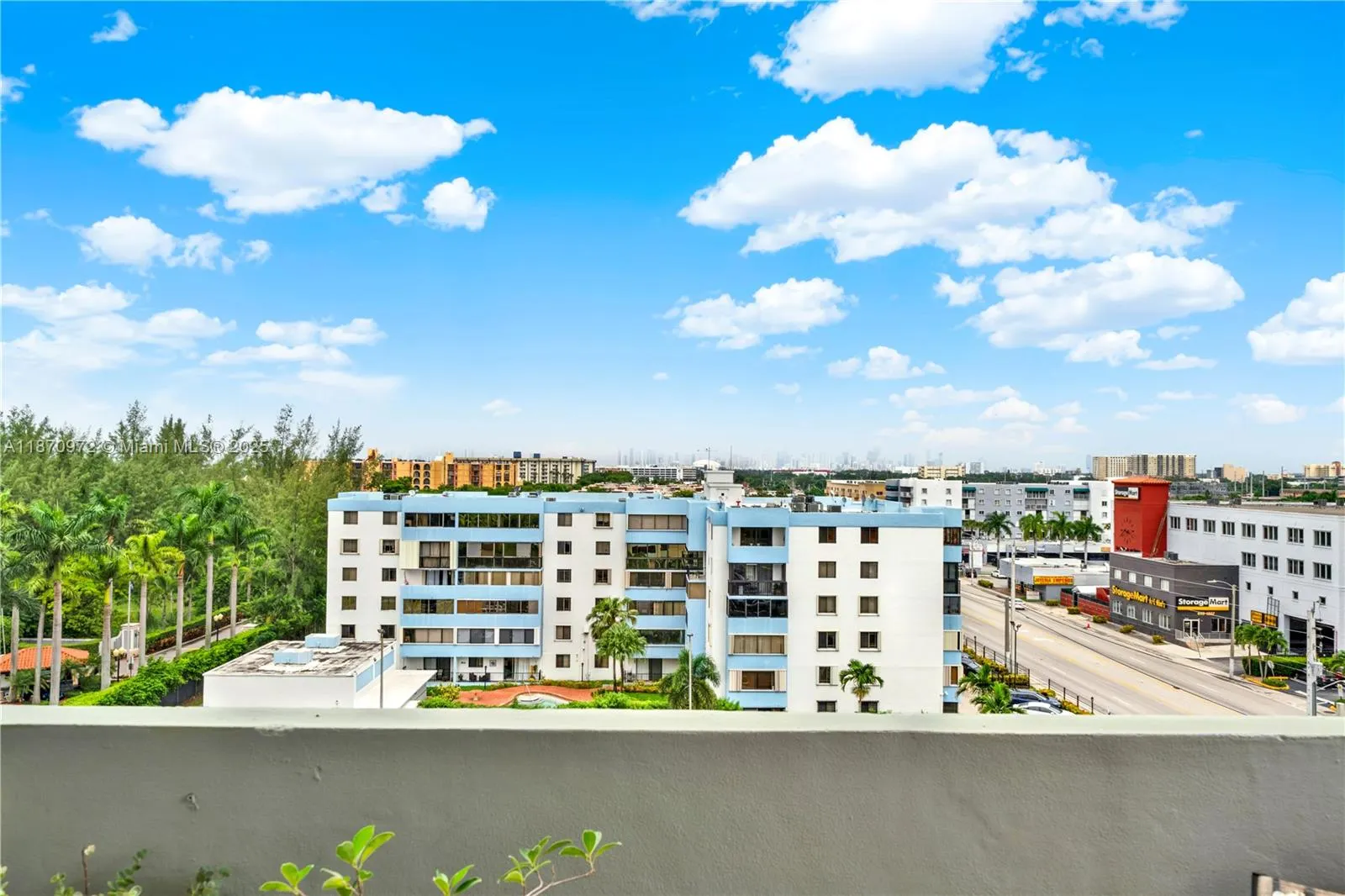 5055 NW 7th St, #806