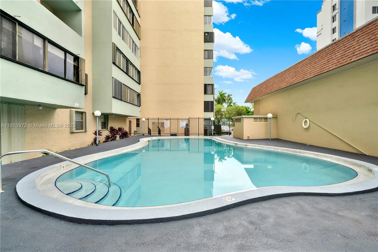 5055 NW 7th St, #806
