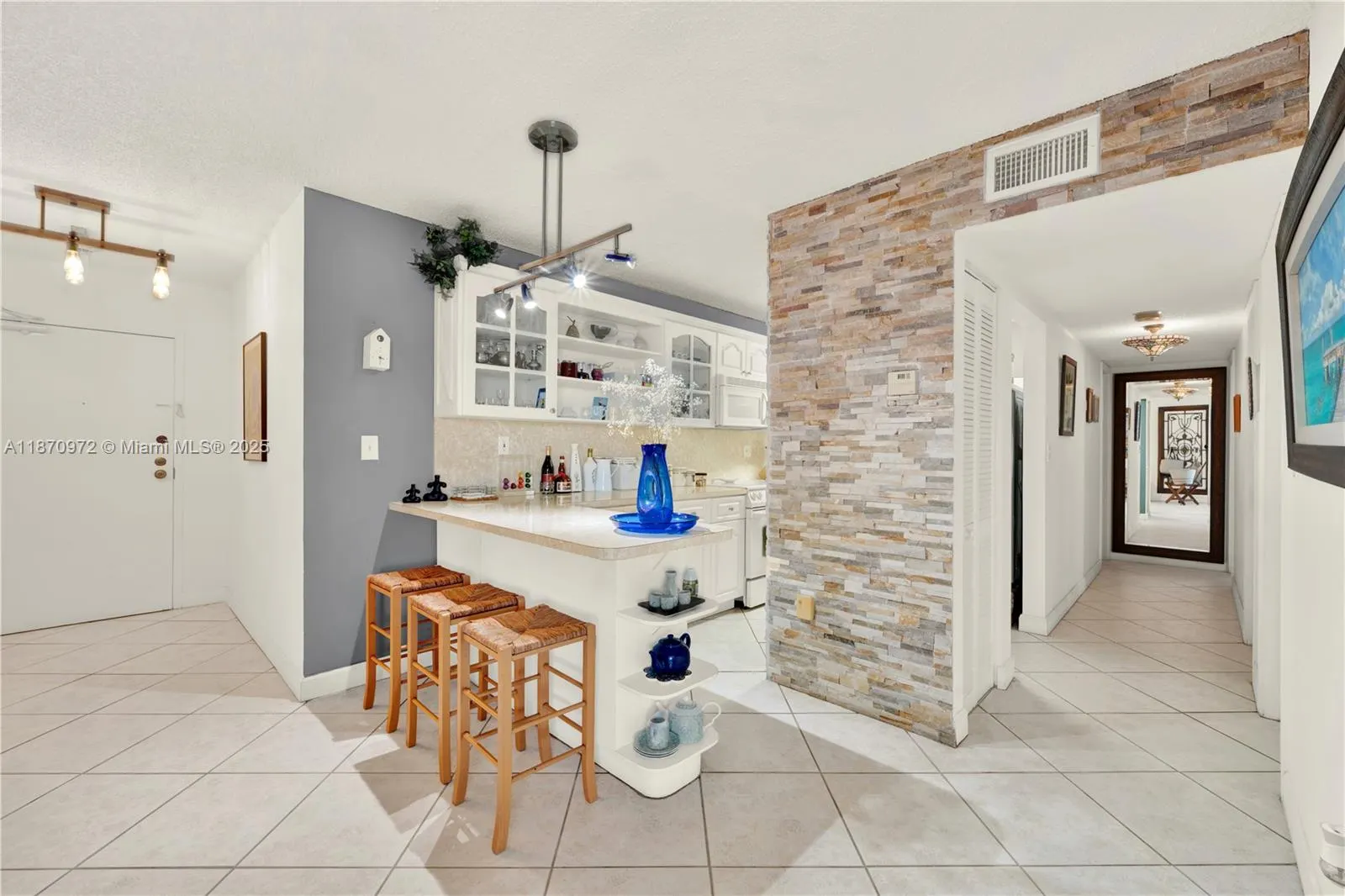 5055 NW 7th St, #806