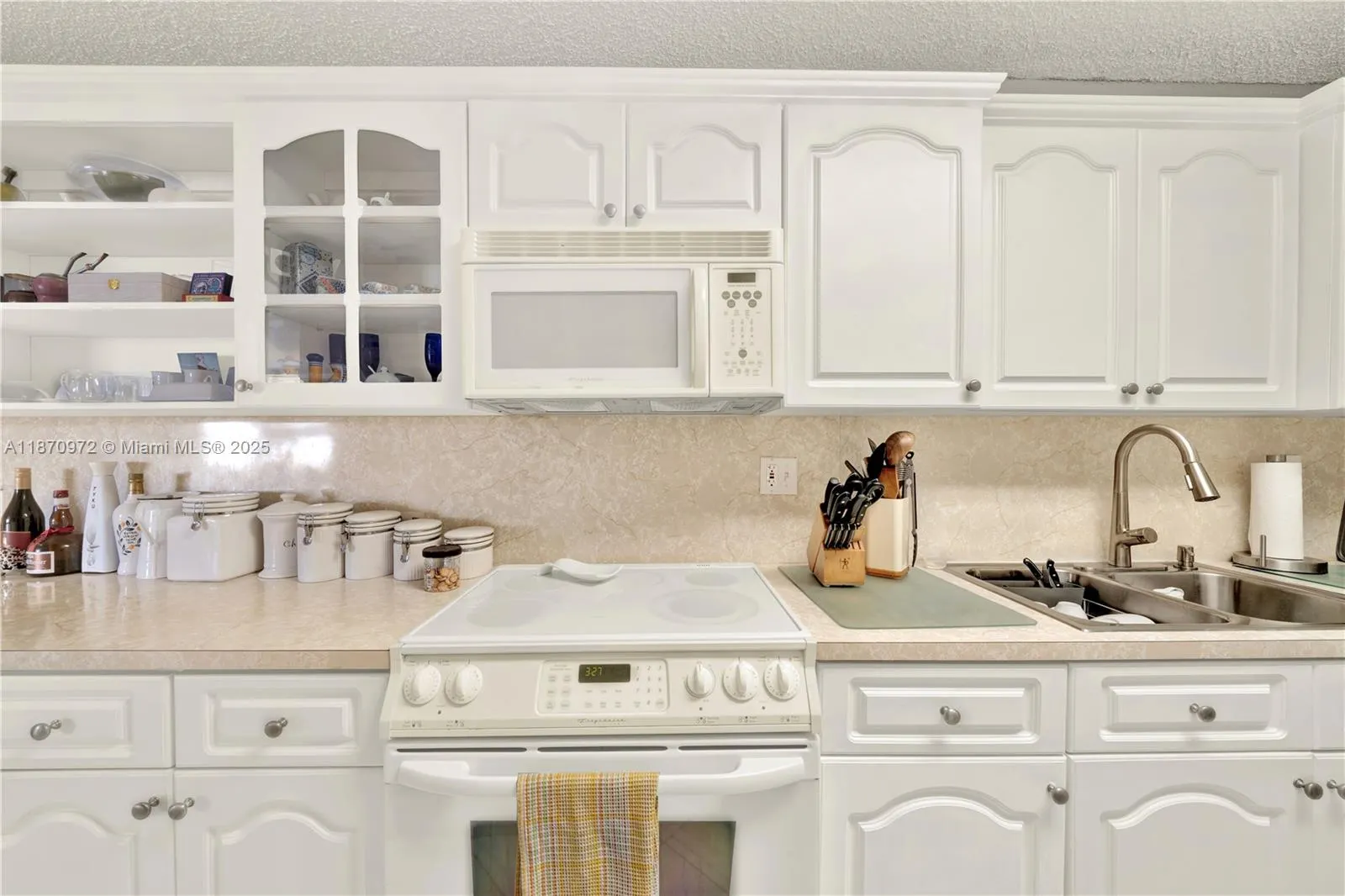 5055 NW 7th St, #806