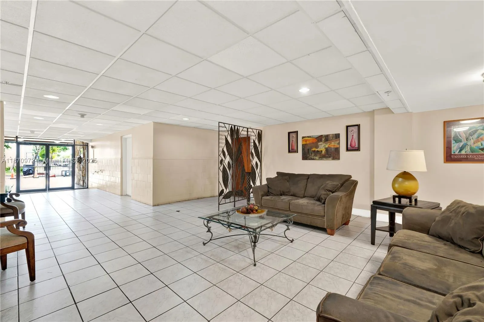 5055 NW 7th St, #806