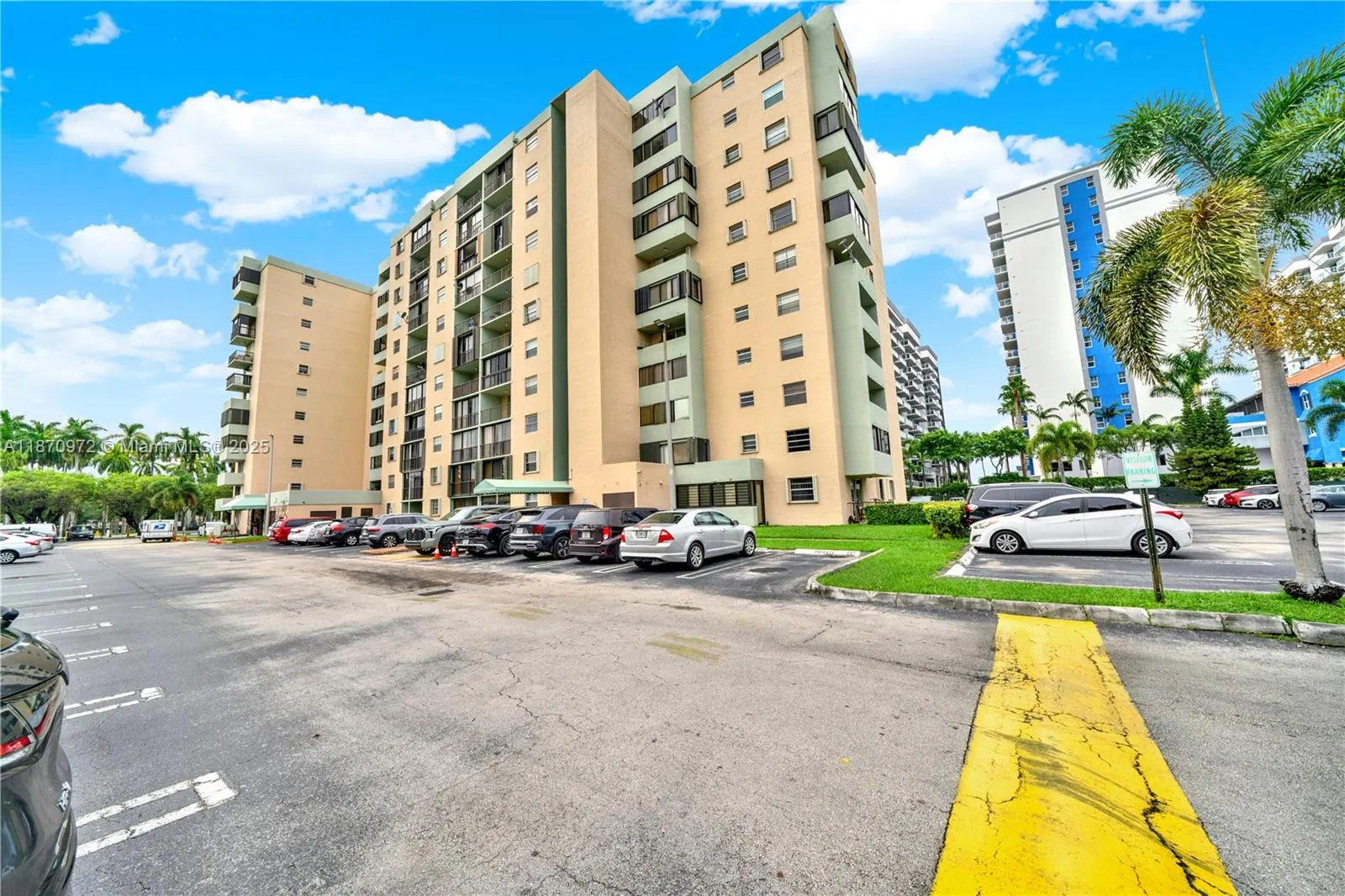 5055 NW 7th St, #806