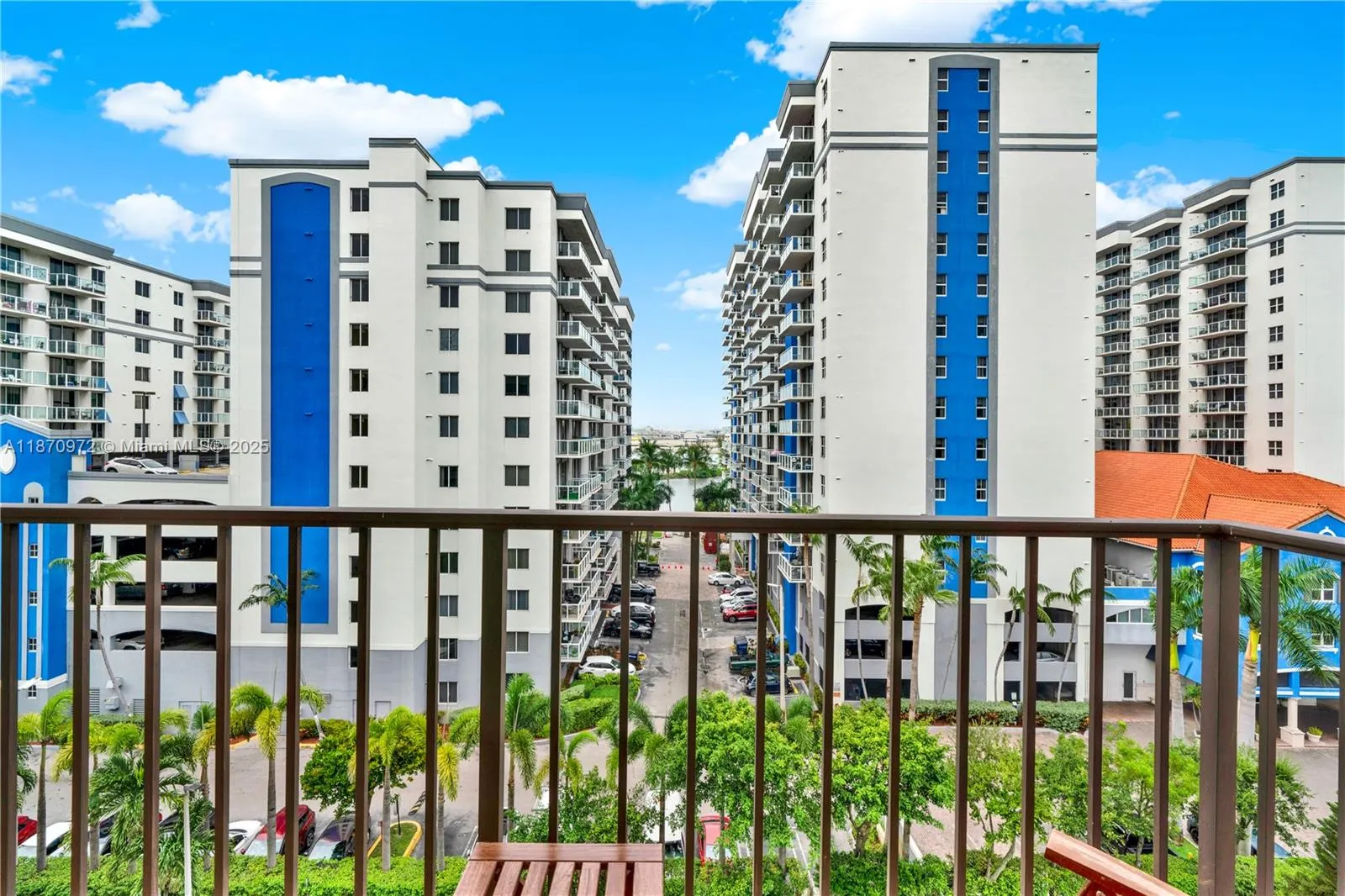 5055 NW 7th St, #806