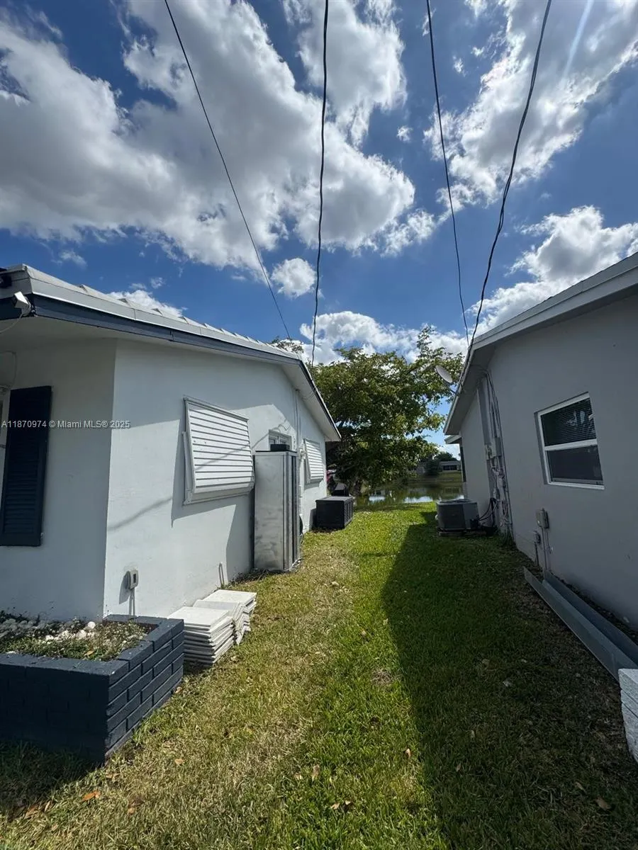 4808 NW 27th Ter