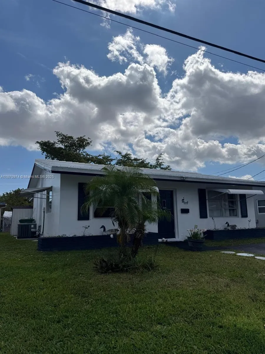 4808 NW 27th Ter