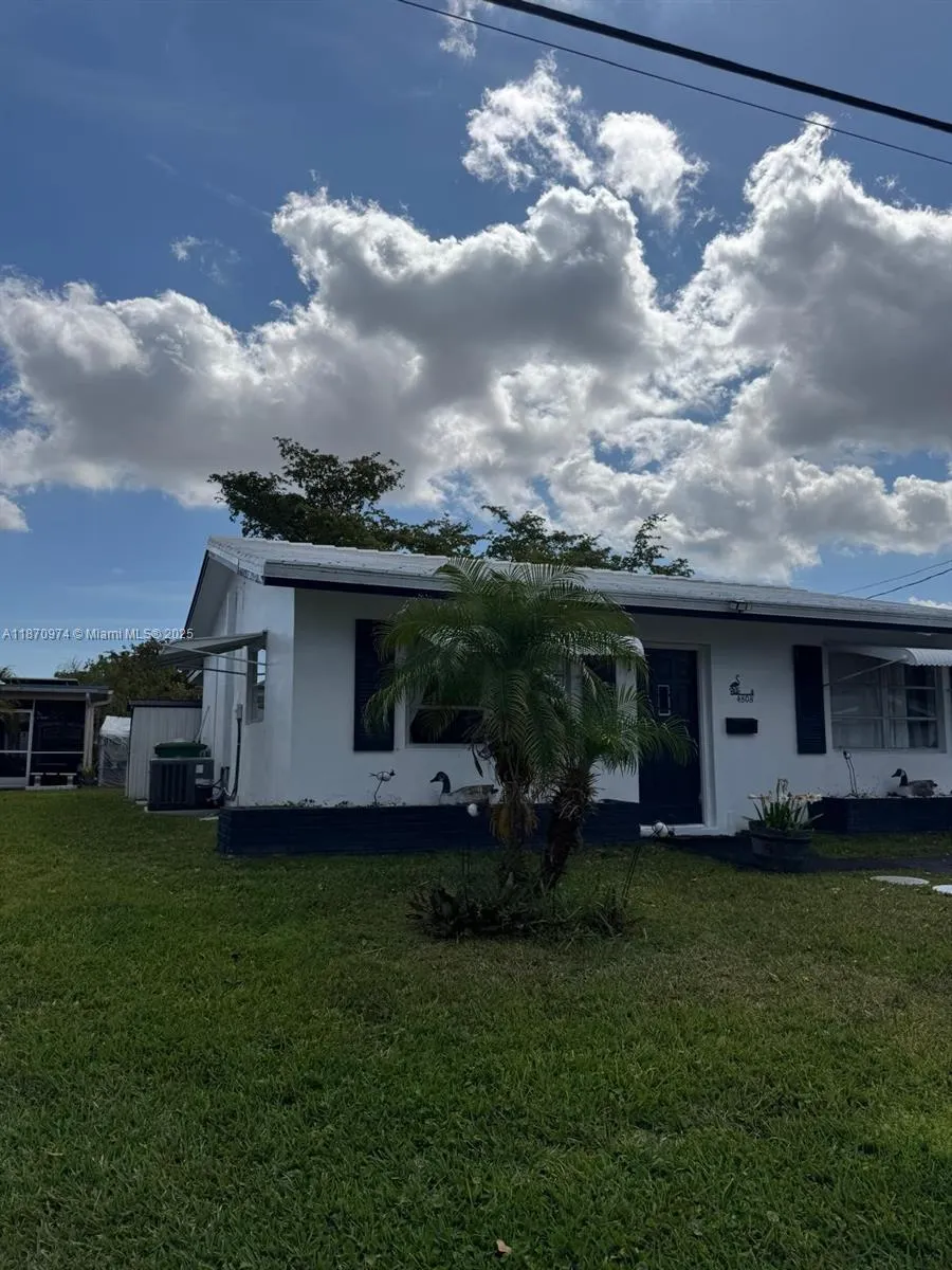 4808 NW 27th Ter