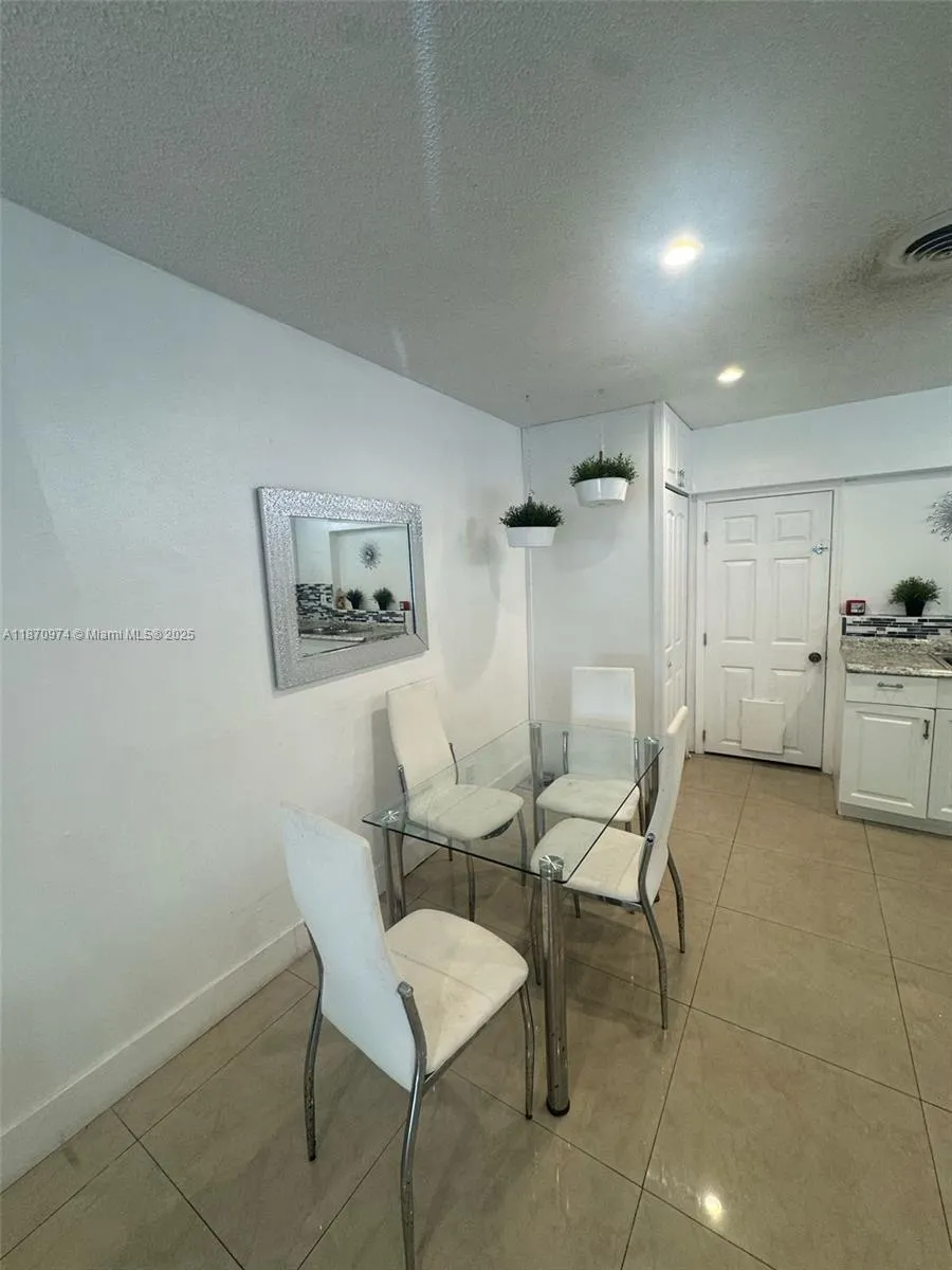 4808 NW 27th Ter