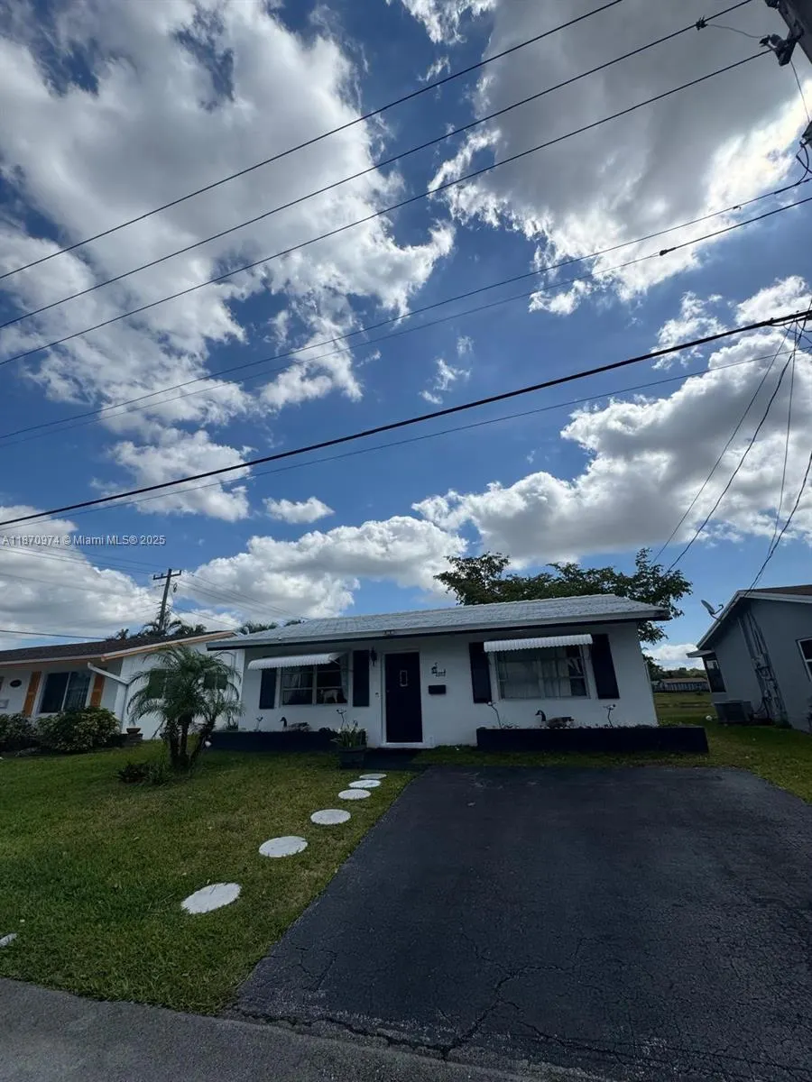 4808 NW 27th Ter