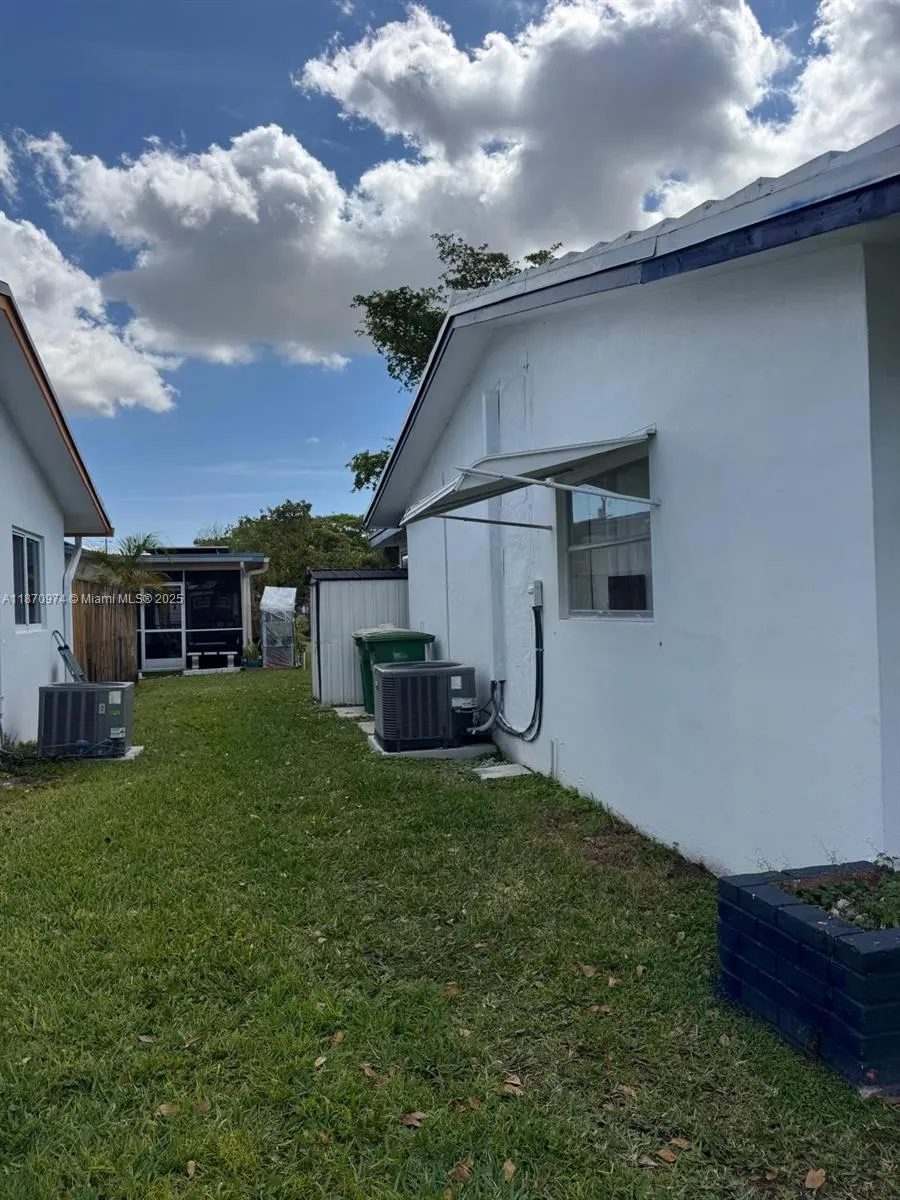 4808 NW 27th Ter