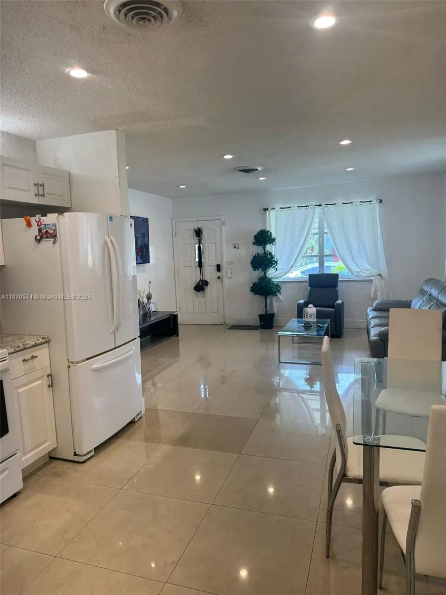 4808 NW 27th Ter