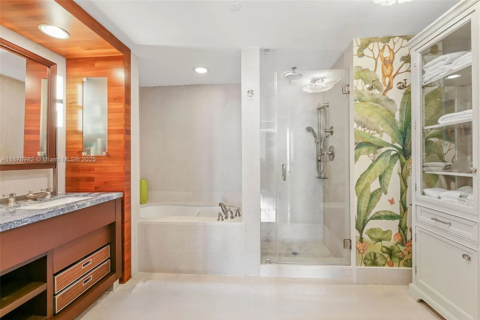 6799 Collins Ave, #1601