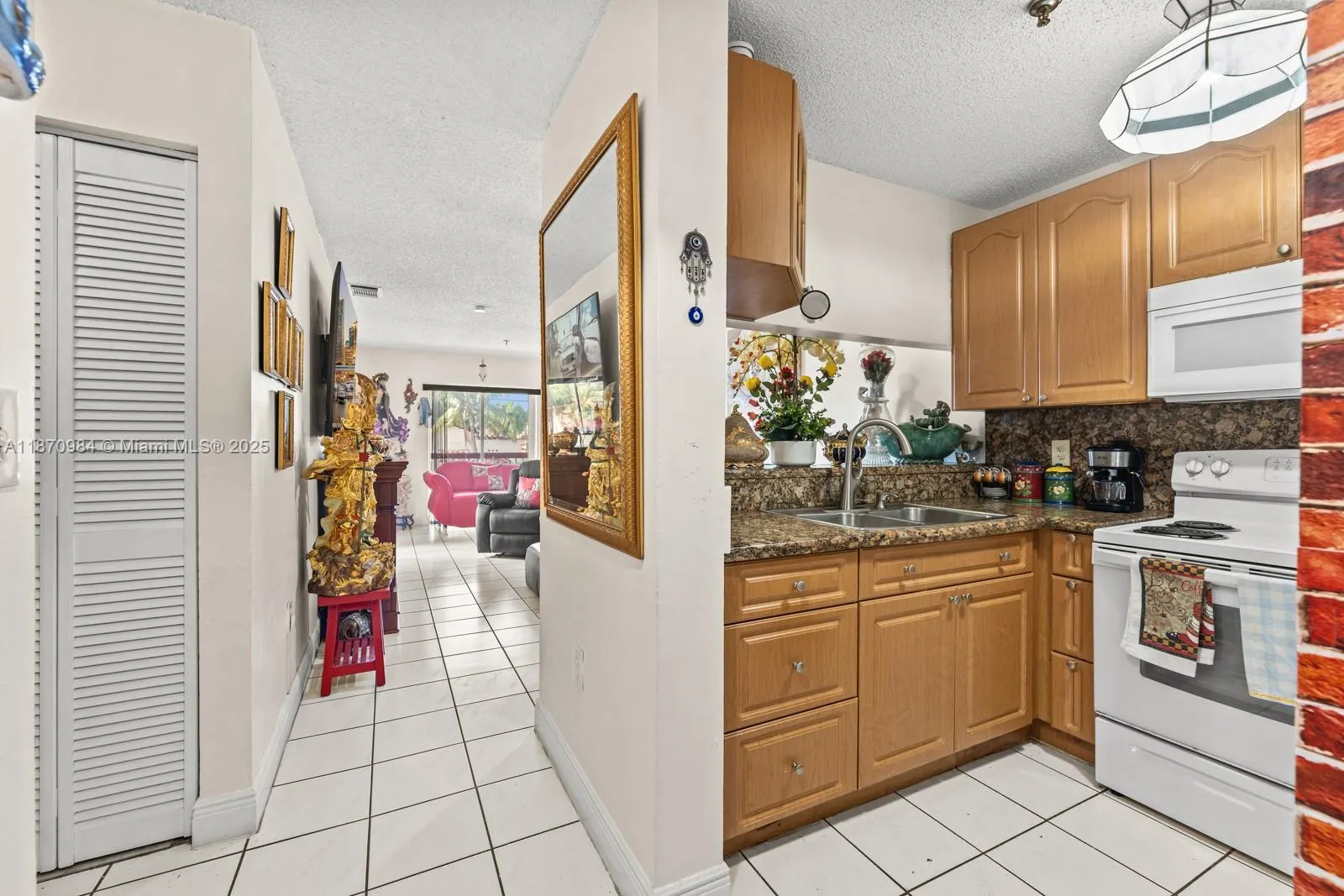 1699 SW 7th St, ## 203