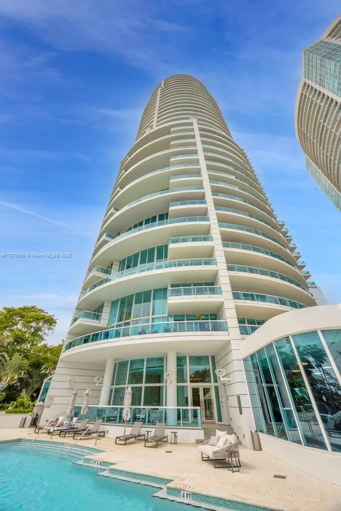 2127 Brickell Ave, #801