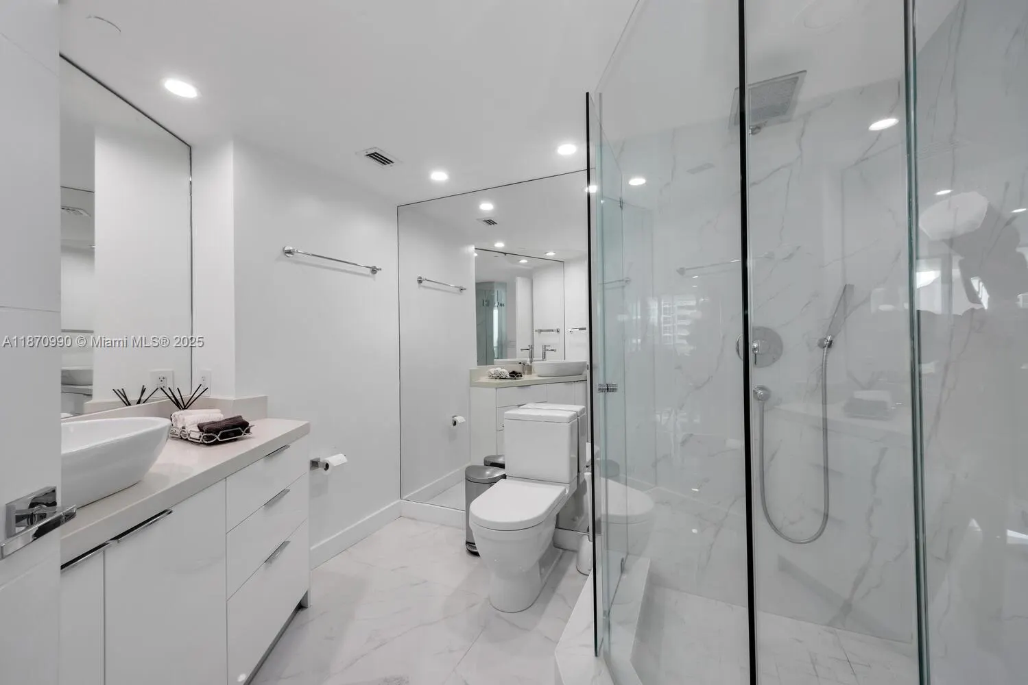 2127 Brickell Ave, #801