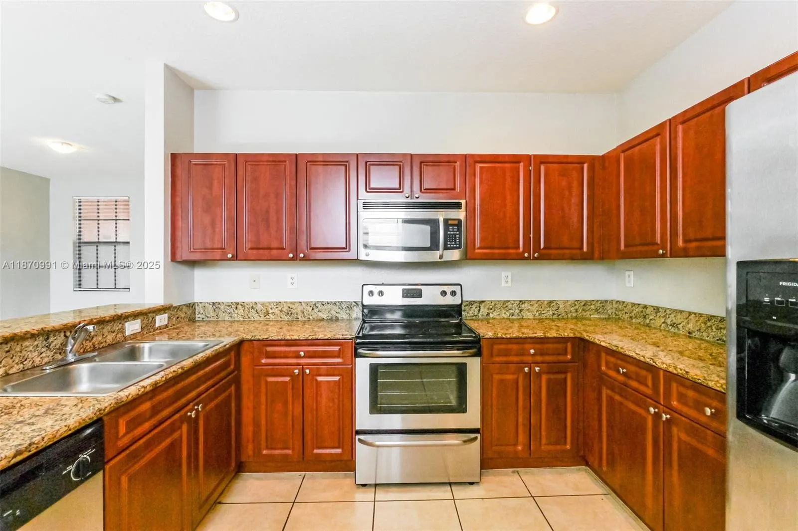 457 SE 37th Pl