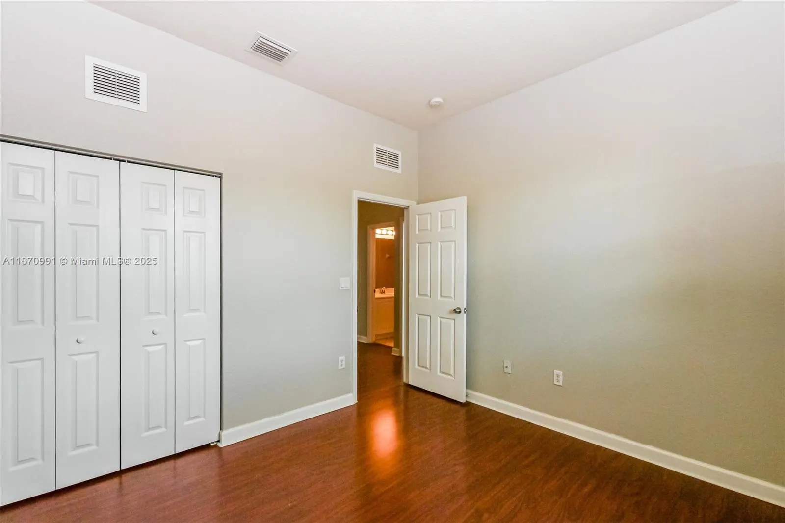 457 SE 37th Pl