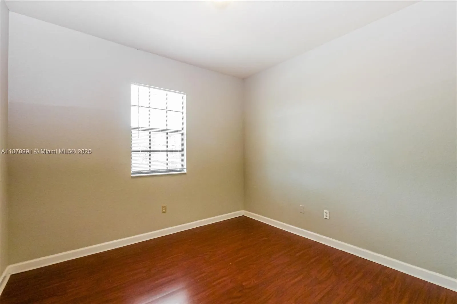 457 SE 37th Pl