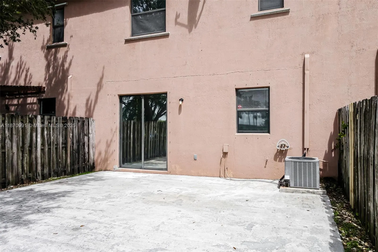 457 SE 37th Pl