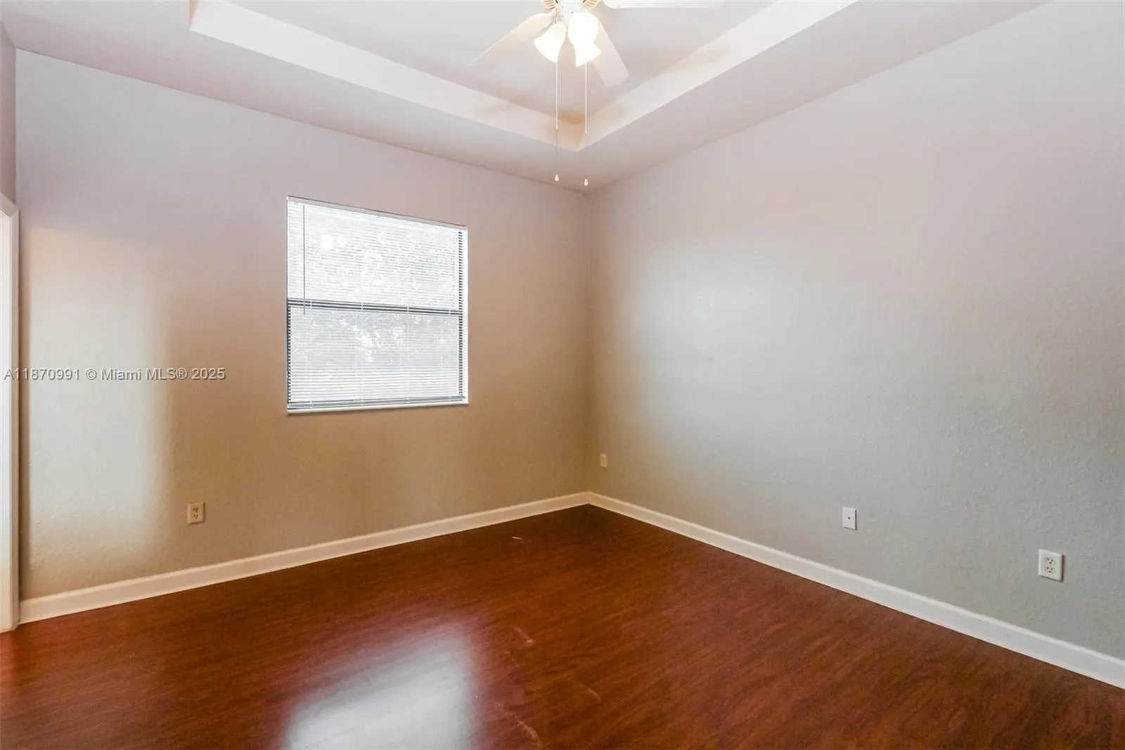 457 SE 37th Pl