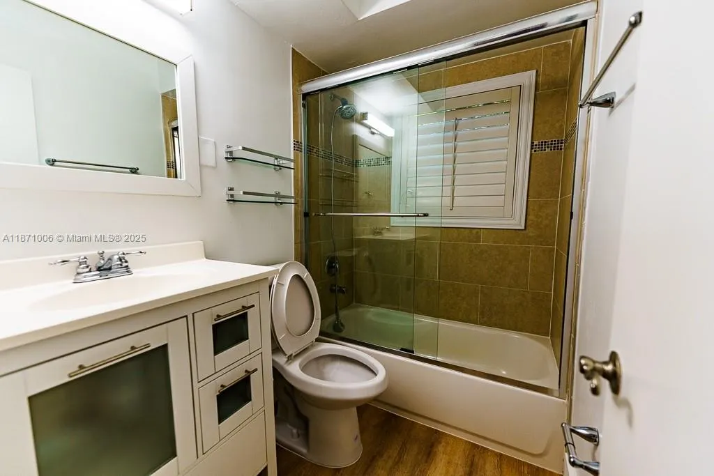 95 Edgewater Dr, #105
