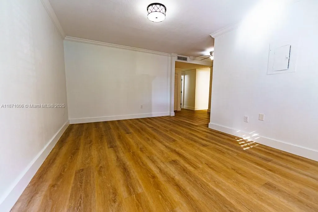 95 Edgewater Dr, #105