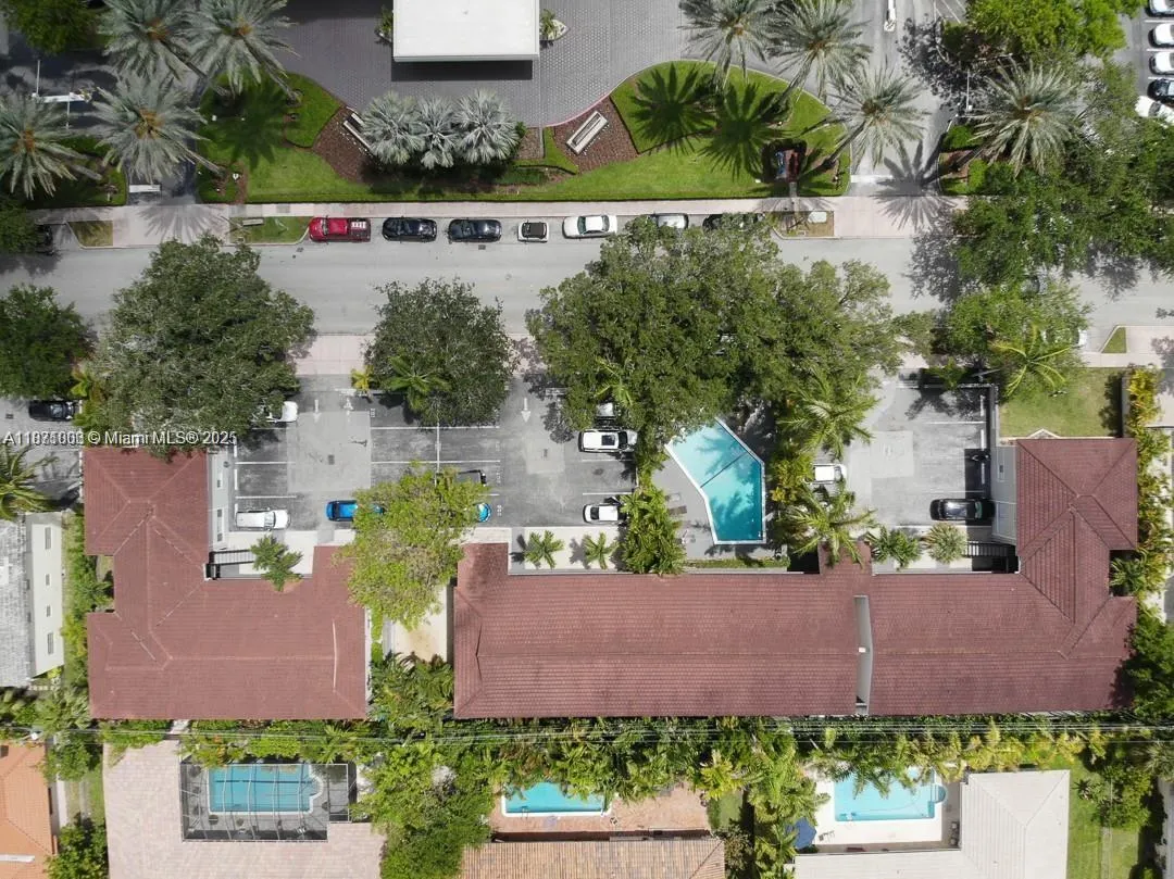 95 Edgewater Dr, #105