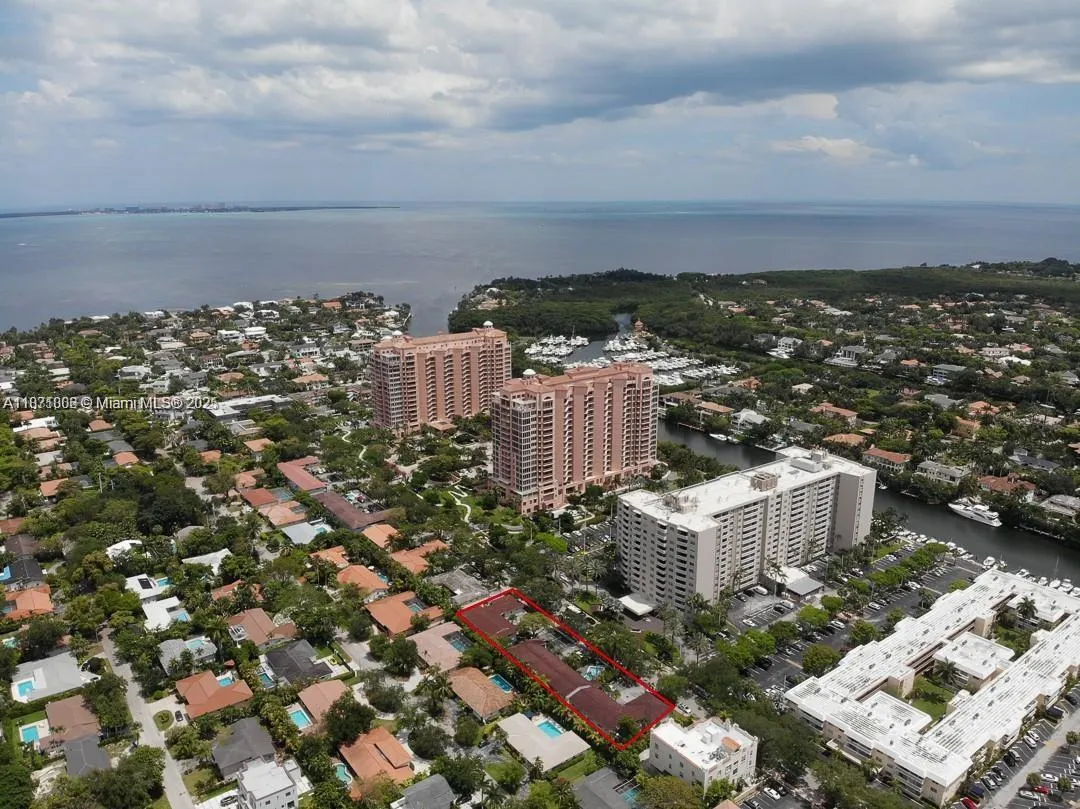 95 Edgewater Dr, #105
