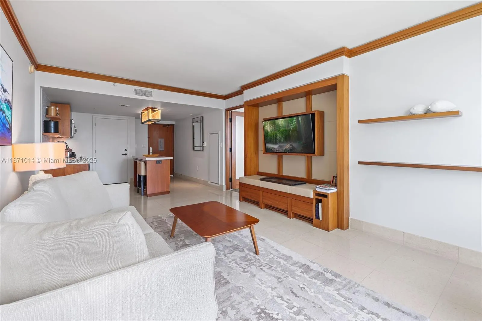6801 Collins Ave, #508