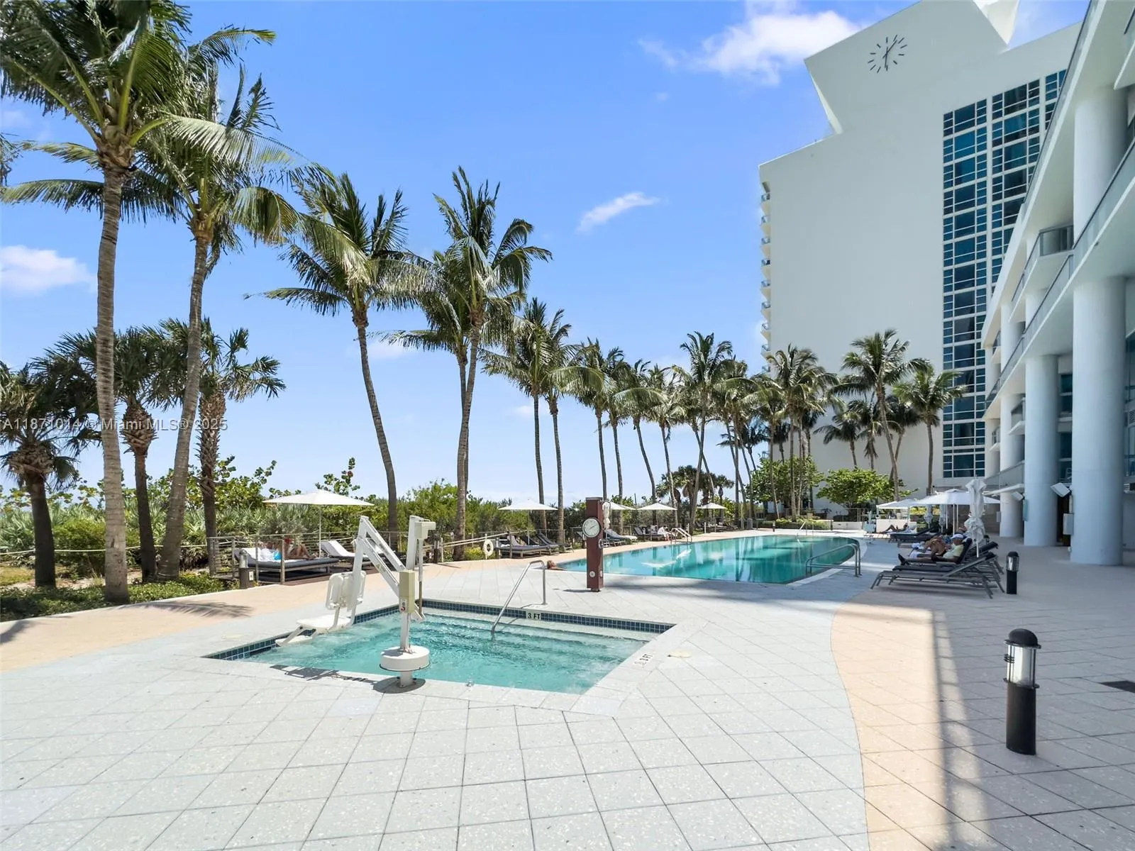 6801 Collins Ave, #508