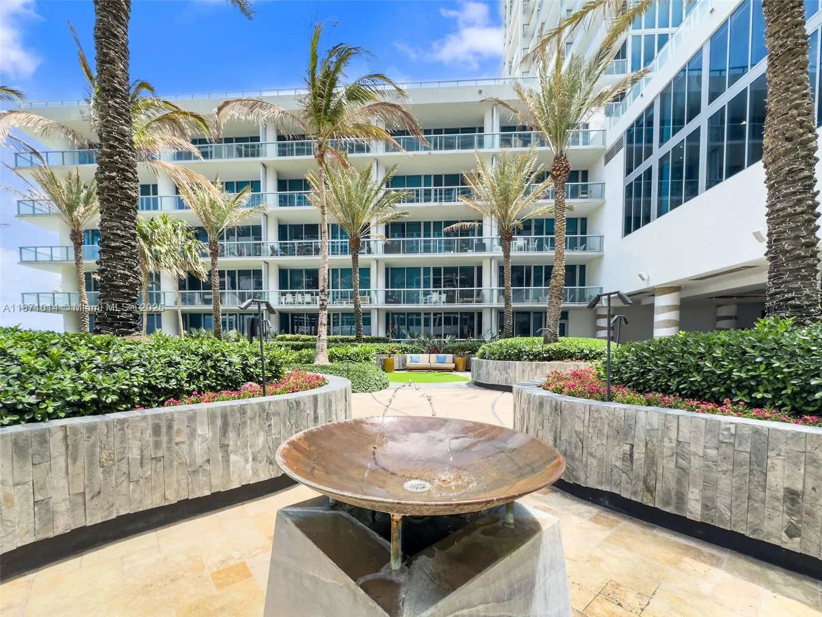 6801 Collins Ave, #508