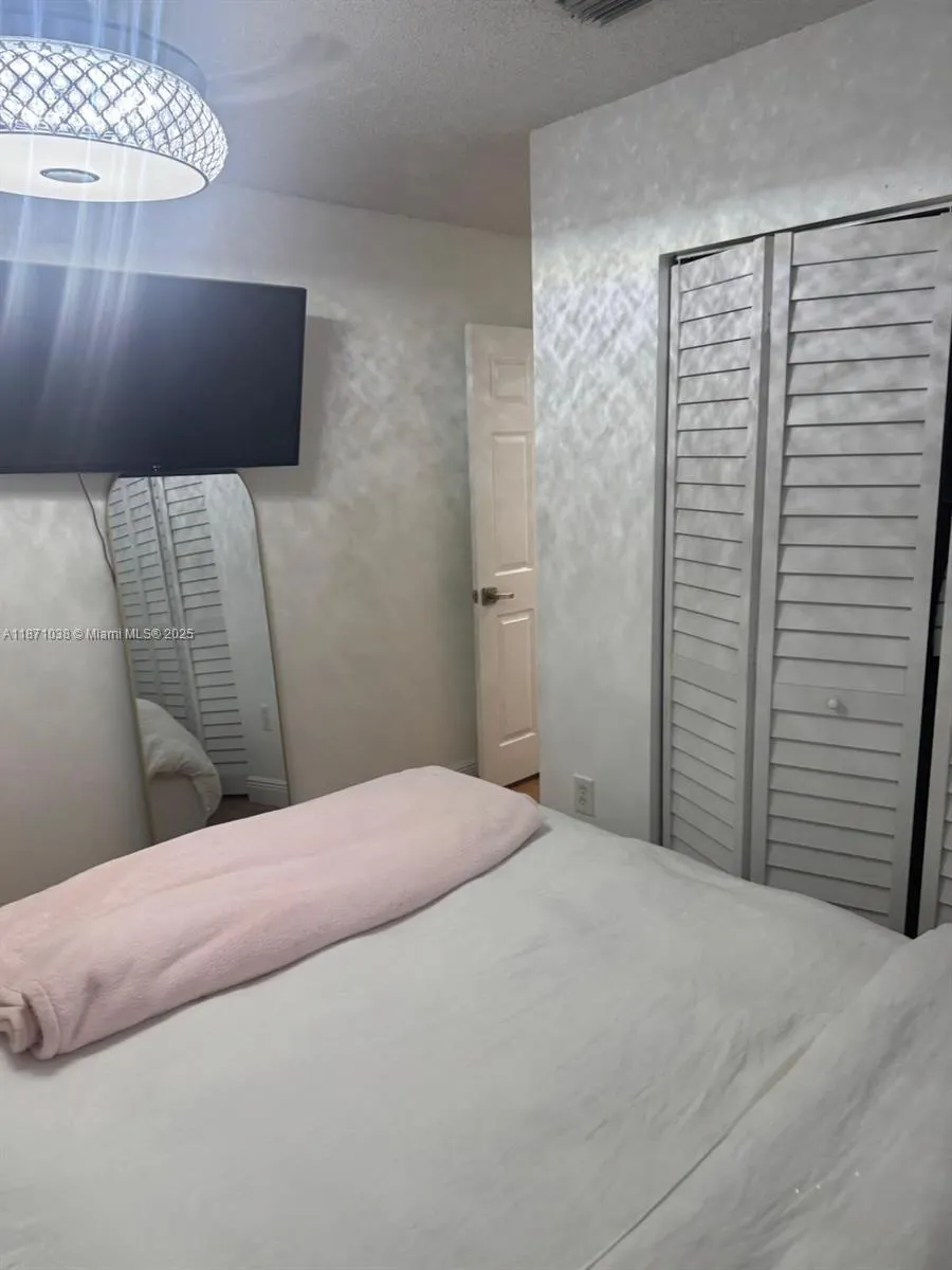 17384 SW 138 CT