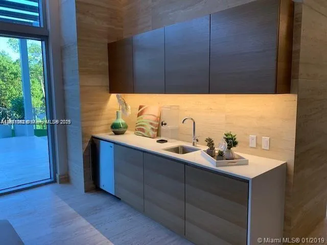 16385 Biscayne Blvd, #1702