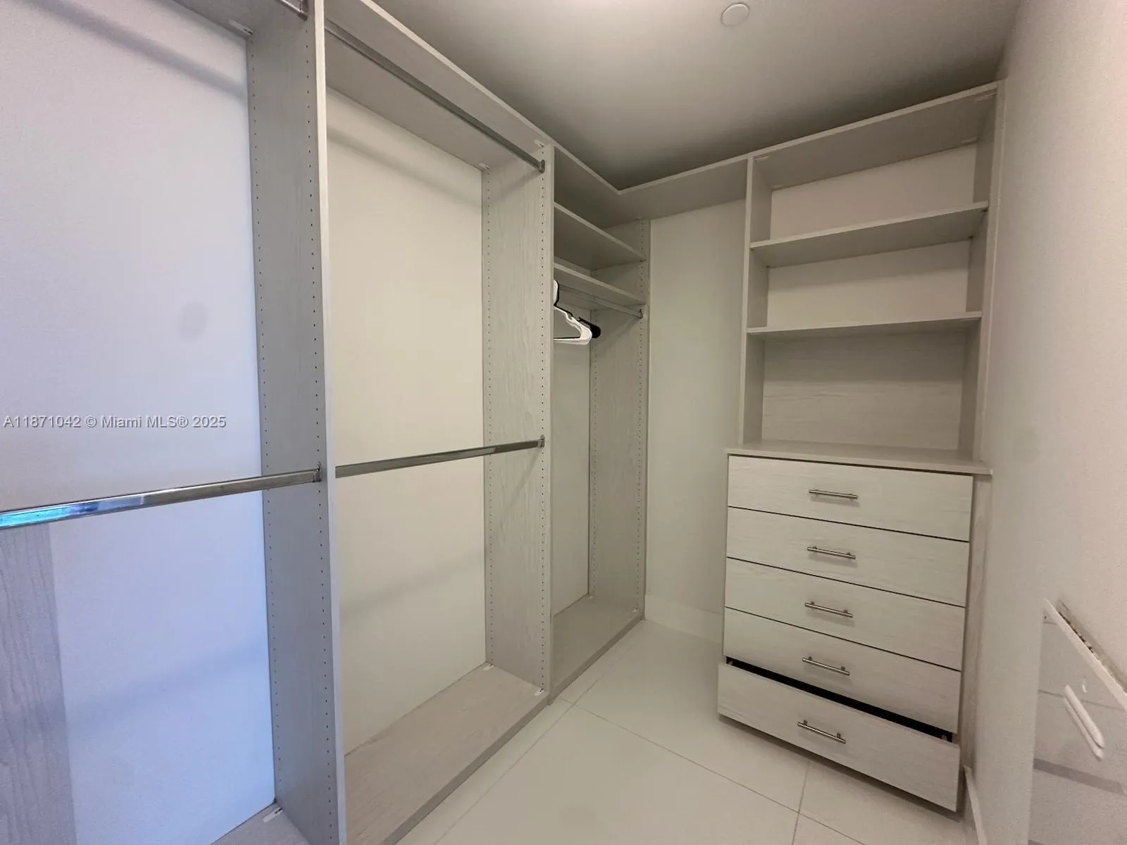 16385 Biscayne Blvd, #1702