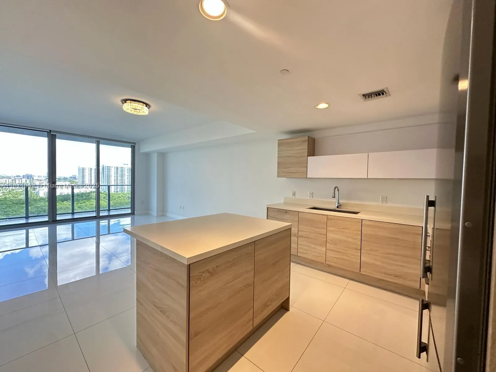 16385 Biscayne Blvd, #1702