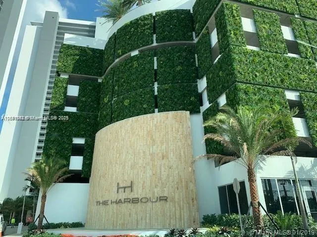 16385 Biscayne Blvd, #1702