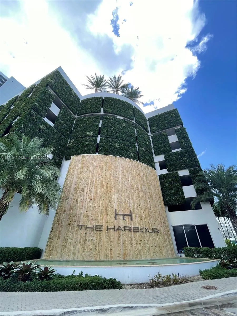 16385 Biscayne Blvd, #1702