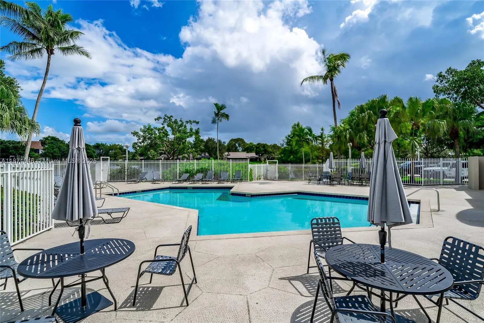 552 NW 98th Ave