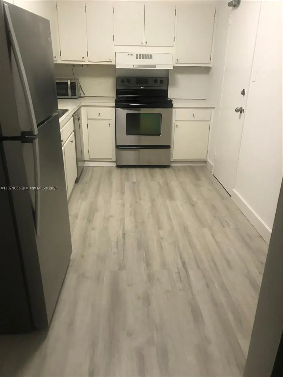 10185 Collins Ave, #815