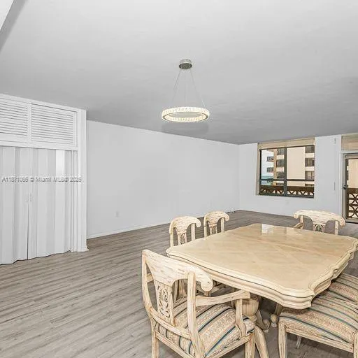 10185 Collins Ave, #815
