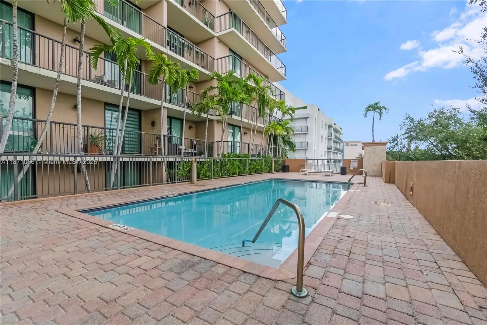 1690 SW 27th Ave, #604