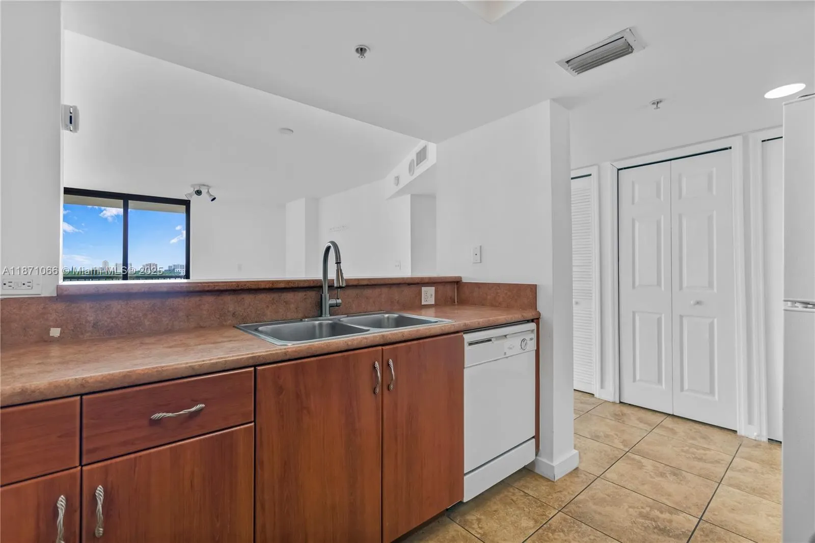 1690 SW 27th Ave, #604