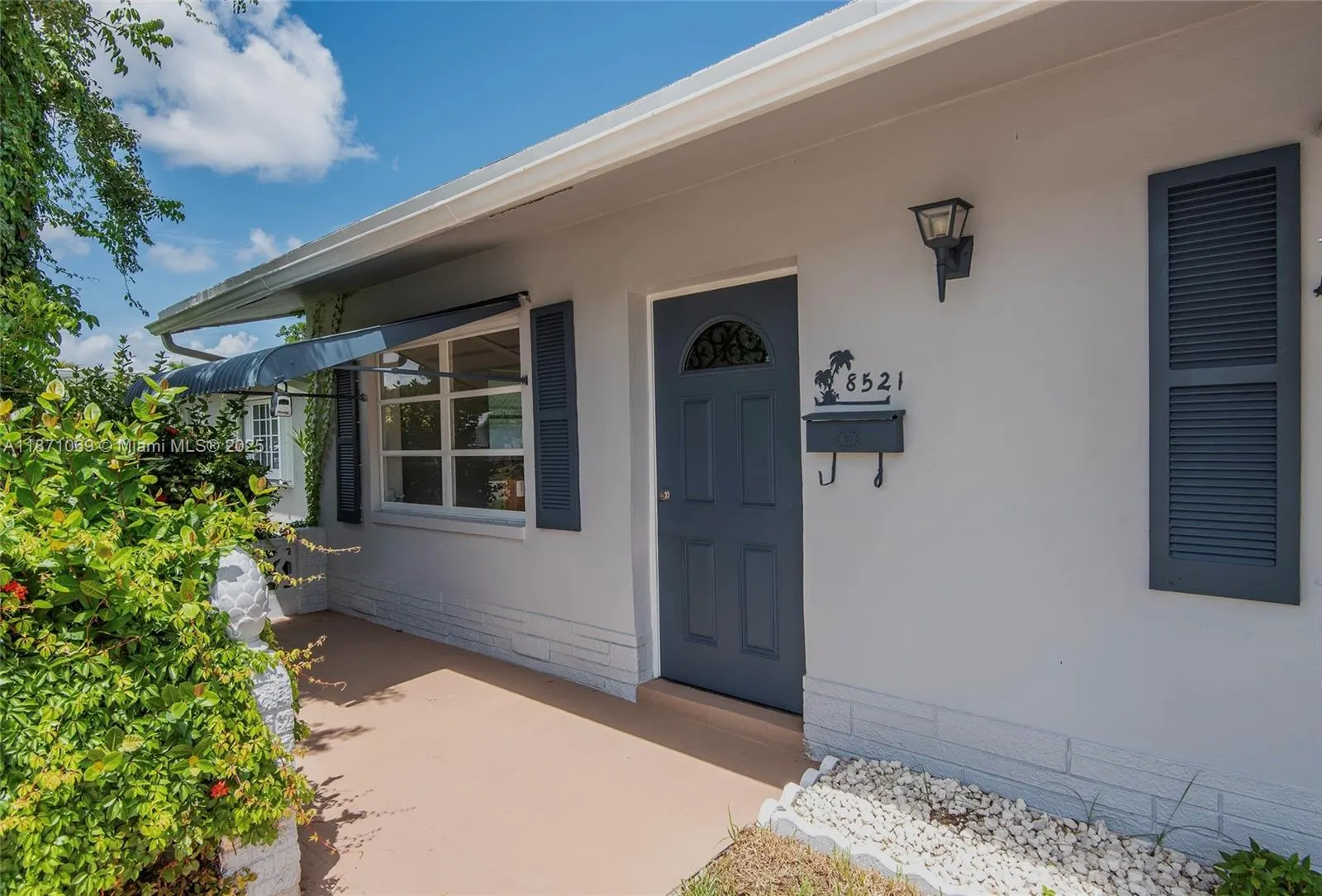 8521 NW 57th Ct