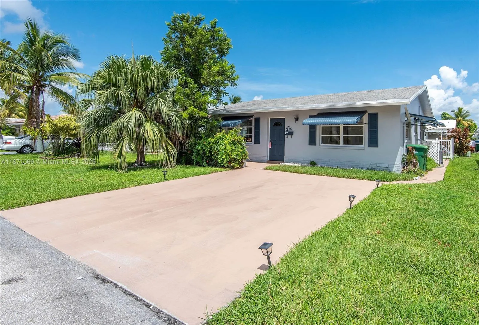 8521 NW 57th Ct