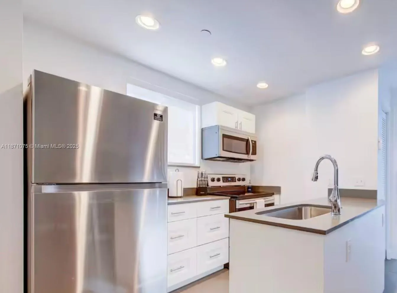 541 NW 33rd St, #1