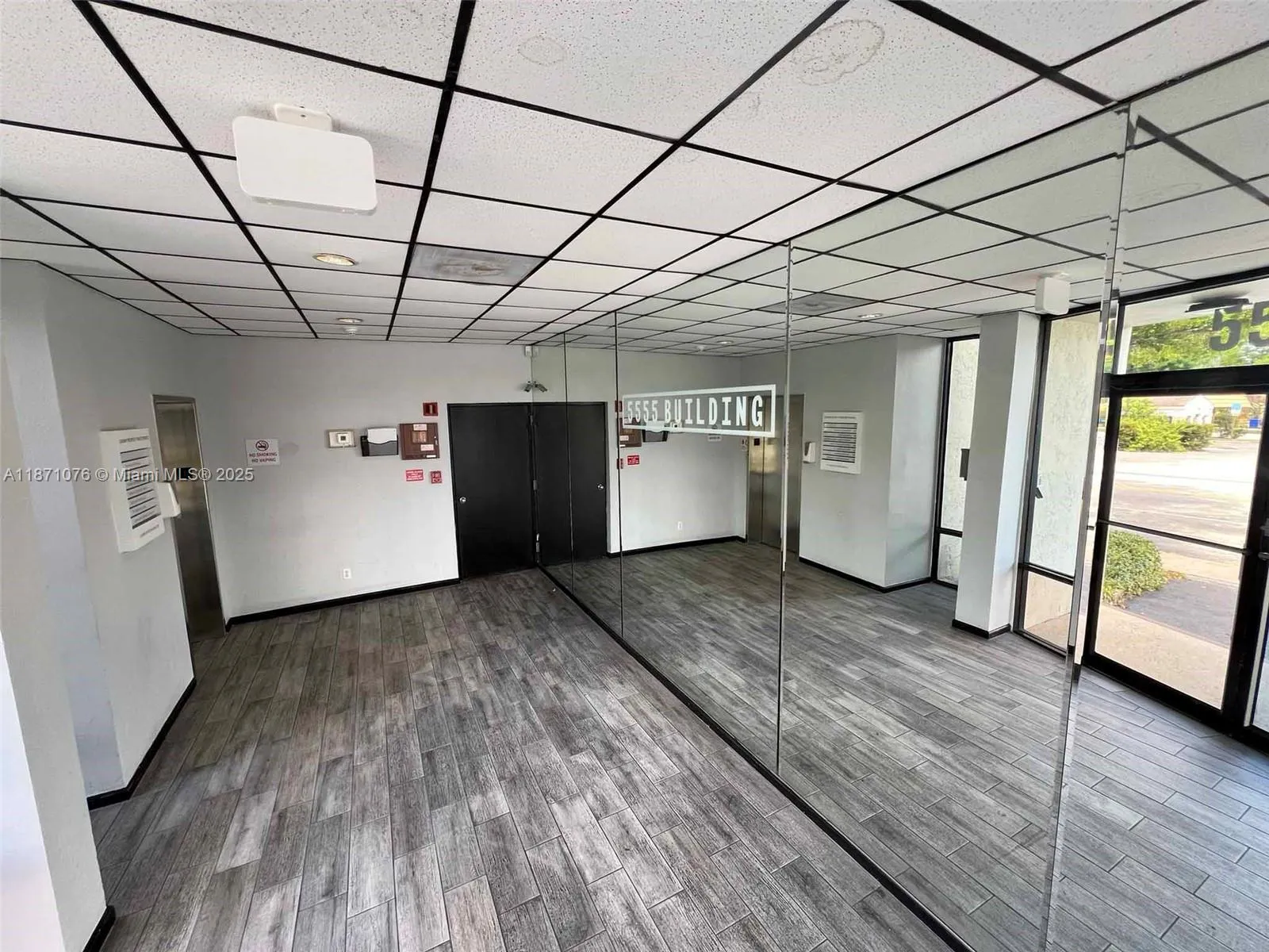 5555 Hollywood Blvd, #301