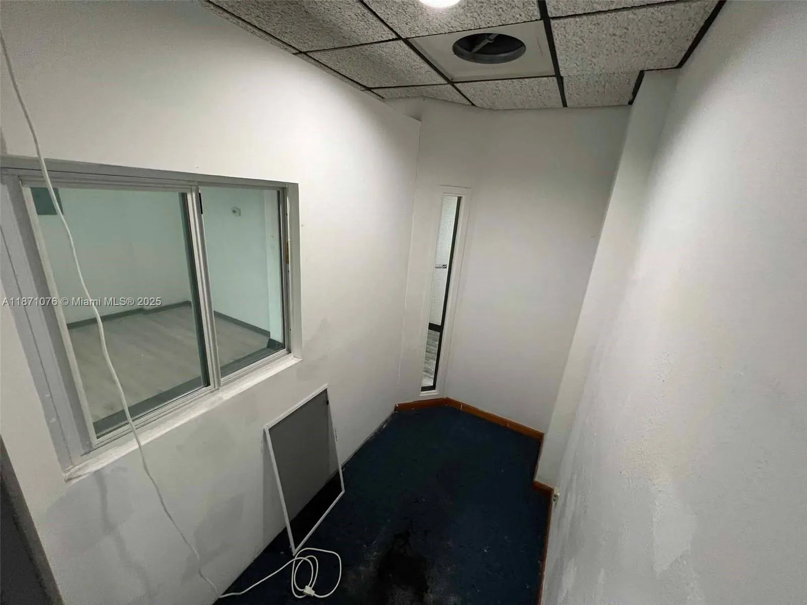 5555 Hollywood Blvd, #301
