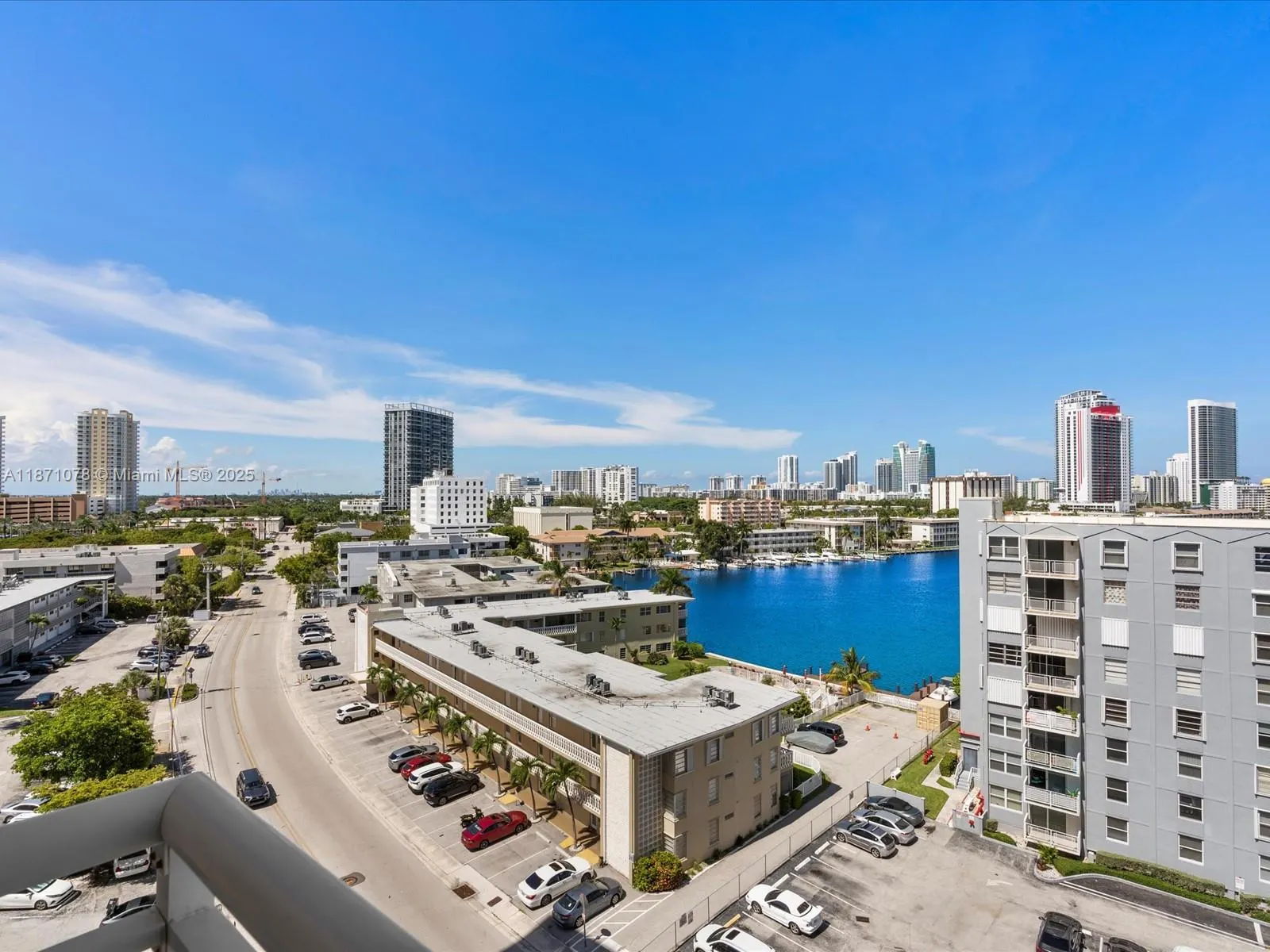 437 Golden Isles Dr, #9H