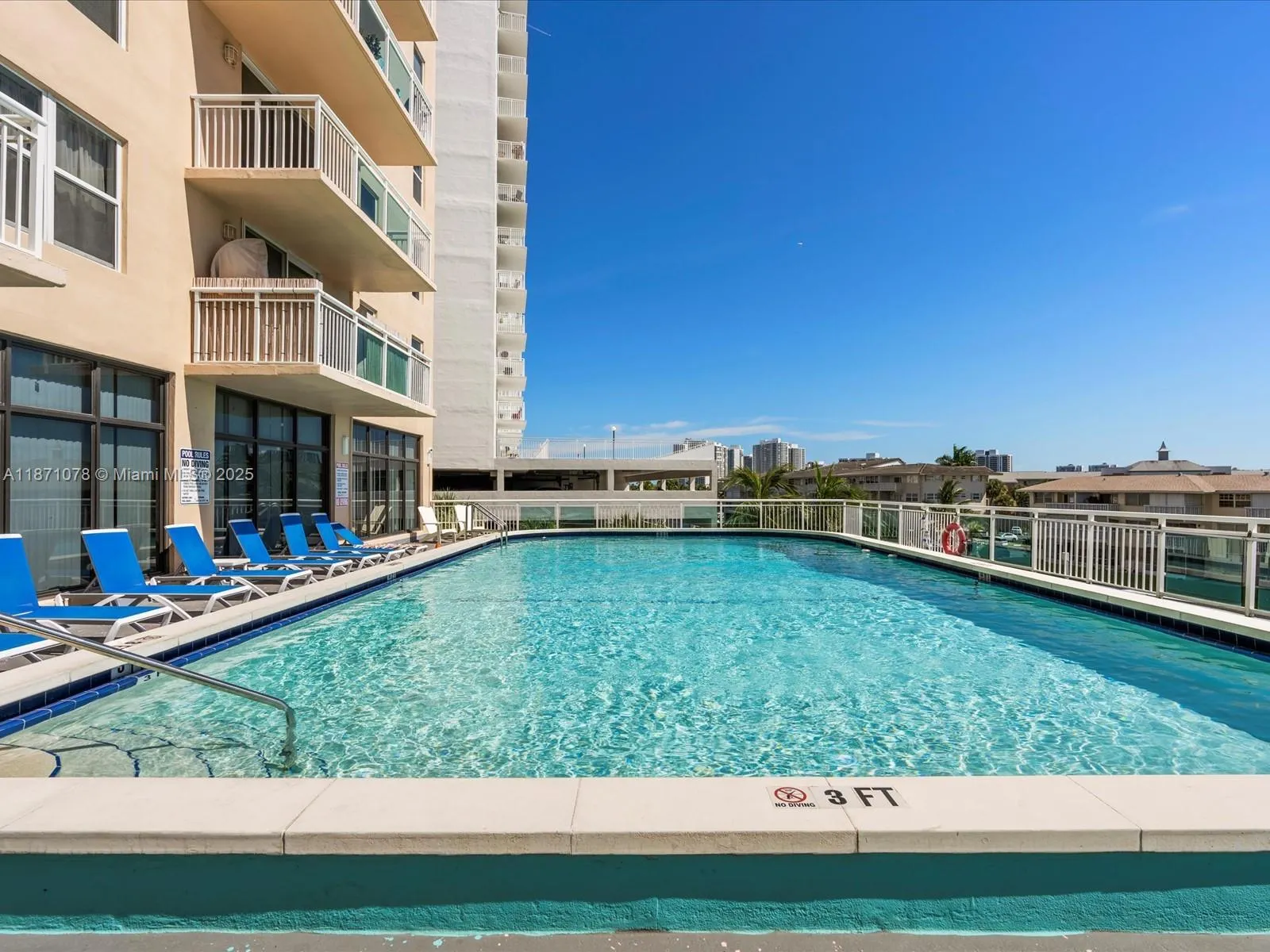 437 Golden Isles Dr, #9H