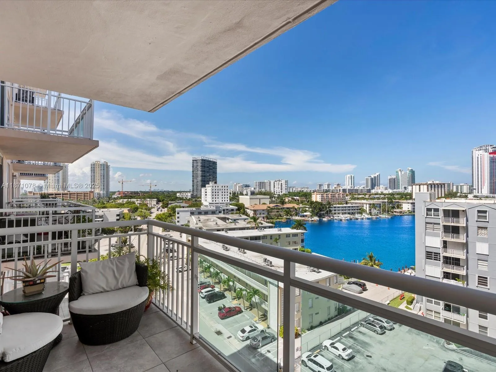 437 Golden Isles Dr, #9H
