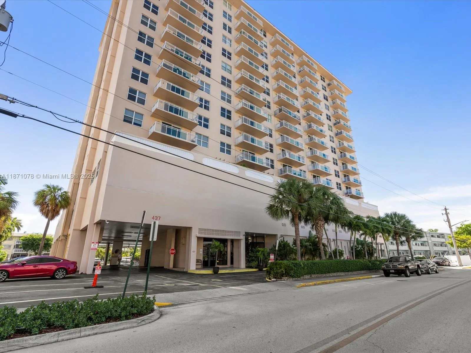 437 Golden Isles Dr, #9H